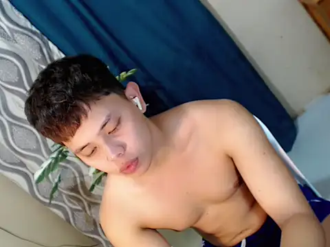 Snapshot of Baby_Maxxx chatting on 07-19-26, 05:42 Baby Maxxx online show from 07-19-26, 05:42