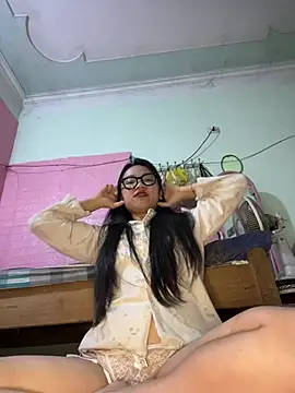 Leeeeiu online show from 03-17-26, 03:04