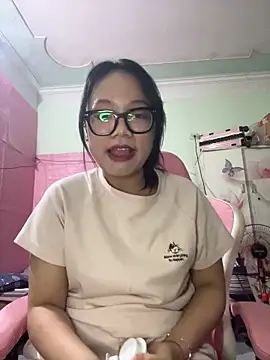 Leeeeiu online show from 05-23-26, 03:44