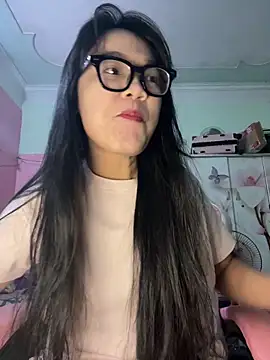 Leeeeiu online show from 05-19-26, 03:08