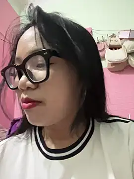 Leeeeiu online show from 05-28-26, 03:07
