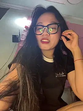 Leeeeiu online show from 05-06-26, 03:16