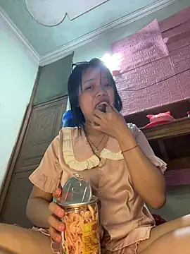 Leeeeiu online show from 04-14-26, 03:28