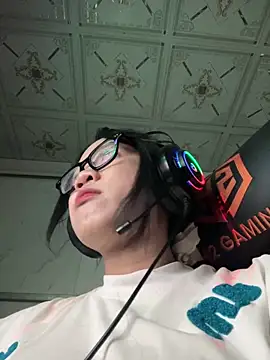 Leeeeiu online show from 06-02-26, 03:12