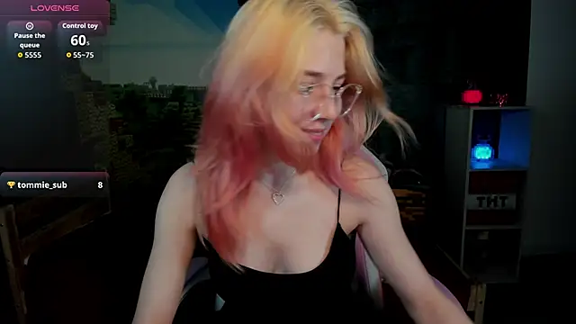 RosaFowler online show from 04-19-26, 08:37