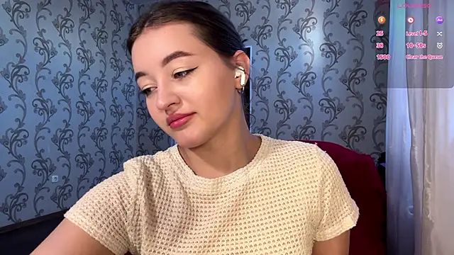 Snapshot of KarineDampy chatting on 03-01-26, 11:21 KarineDampy online show from 03-01-26, 11:21