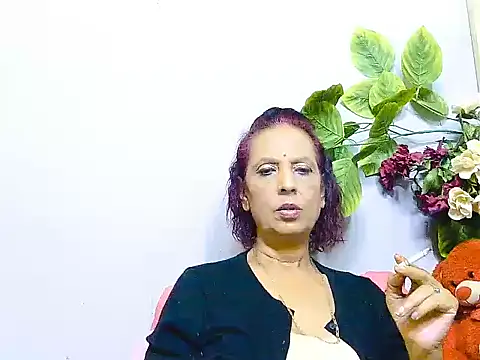 Snapshot of Hot_queen58 chatting on 07-02-26, 04:13 Hot queen58 online show from 07-02-26, 04:13