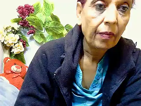 Snapshot of Hot_queen58 chatting on 07-06-26, 06:42 Hot queen58 online show from 07-06-26, 06:42