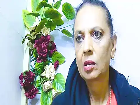 Snapshot of Hot_queen58 chatting on 06-05-26, 05:34 Hot queen58 online show from 06-05-26, 05:34