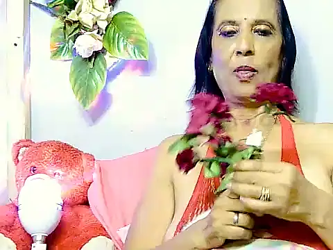 Snapshot of Hot_queen58 chatting on 06-06-26, 05:40 Hot queen58 online show from 06-06-26, 05:40