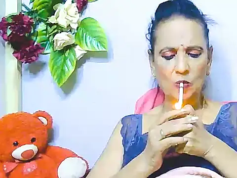 Snapshot of Hot_queen58 chatting on 06-04-26, 04:11 Hot queen58 online show from 06-04-26, 04:11