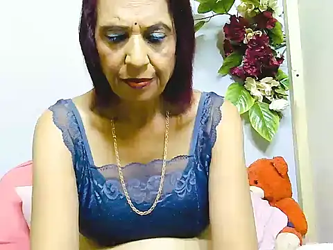 Snapshot of Hot_queen58 chatting on 06-25-26, 05:29 Hot queen58 online show from 06-25-26, 05:29