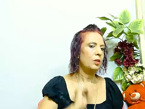 Snapshot of Hot_queen58 chatting on 06-18-26, 01:38 Hot queen58 online show from 06-18-26, 01:38