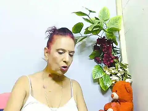Snapshot of Hot_queen58 chatting on 06-19-26, 05:08 Hot queen58 online show from 06-19-26, 05:08