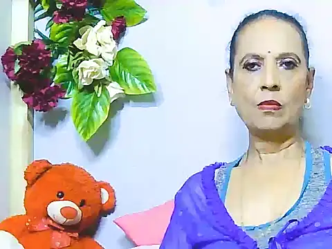 Snapshot of Hot_queen58 chatting on 06-03-26, 02:55 Hot queen58 online show from 06-03-26, 02:55