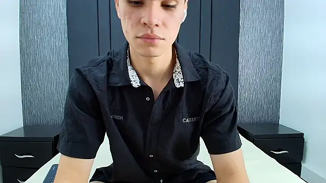 ZANE EVANS online show from 03-31-26, 01:02