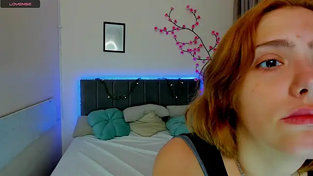 DellaRows online show from 06-23-26, 05:27