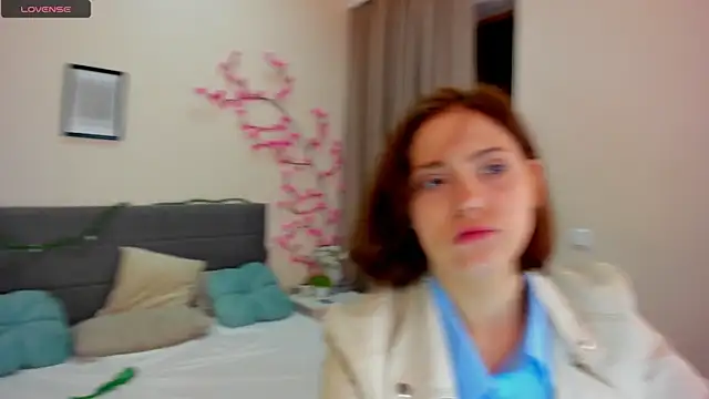 Snapshot of DellaRows chatting on 05-29-26, 11:49 DellaRows online show from 05-29-26, 11:49