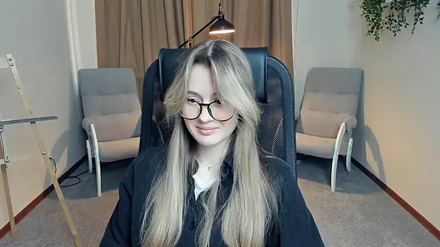 Snapshot of DortheaHupy chatting on 03-04-26, 08:00 DortheaHupy online show from 03-04-26, 08:00