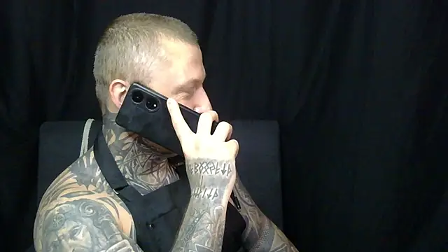 Snapshot of devilWithTats chatting on 07-04-26, 08:10 devilWithTats online show from 07-04-26, 08:10