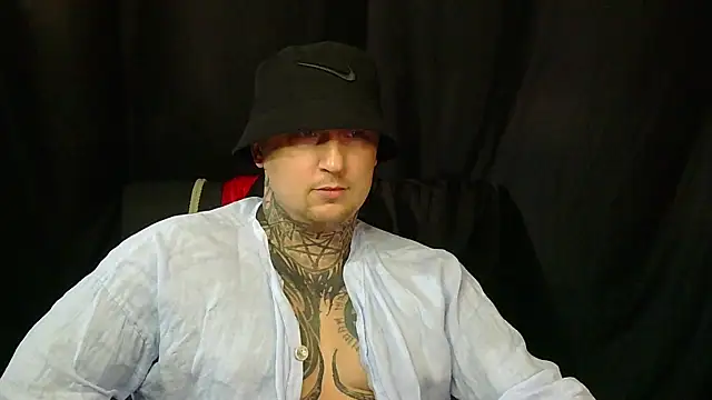 Snapshot of devilWithTats chatting on 07-20-26, 01:02 devilWithTats online show from 07-20-26, 01:02