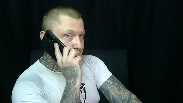 Snapshot of devilWithTats chatting on 06-11-26, 03:31 devilWithTats online show from 06-11-26, 03:31
