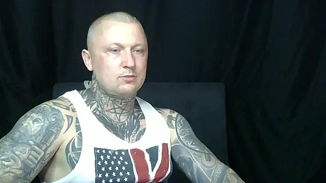 Snapshot of devilWithTats chatting on 06-18-26, 04:45 devilWithTats online show from 06-18-26, 04:45
