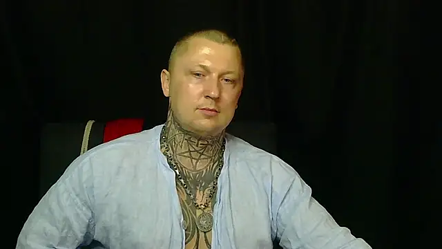 Snapshot of devilWithTats chatting on 07-16-26, 05:21 devilWithTats online show from 07-16-26, 05:21