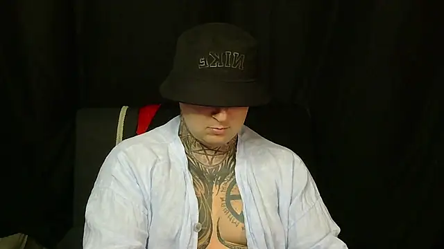Snapshot of devilWithTats chatting on 07-21-26, 02:29 devilWithTats online show from 07-21-26, 02:29