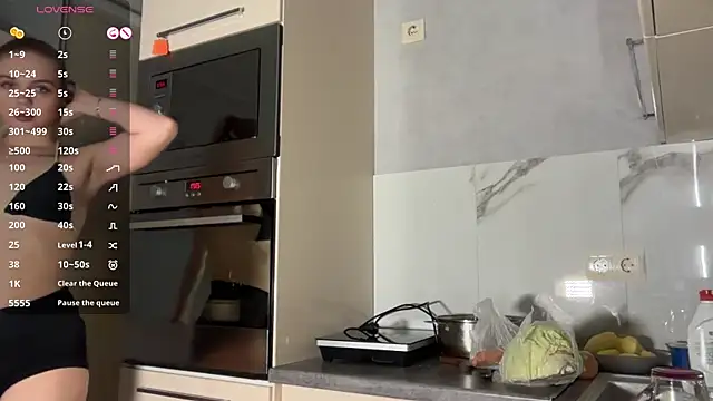 AlexaDeviliciouss online show from 04-06-26, 04:30