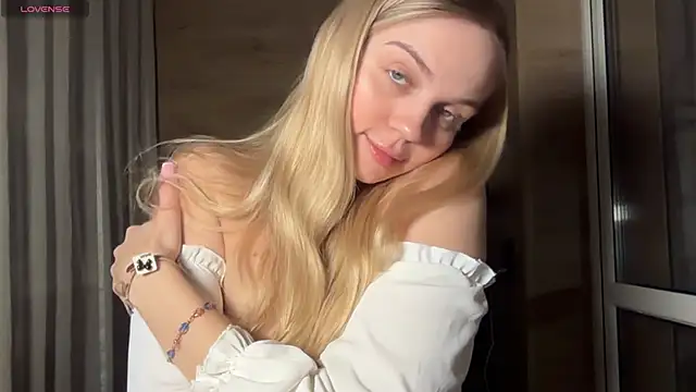 AlexaDeviliciouss online show from 05-17-26, 04:07