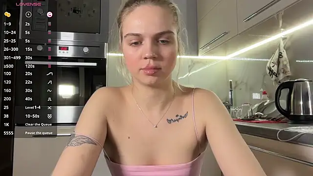 AlexaDeviliciouss online show from 04-15-26, 05:28