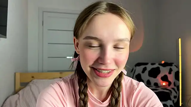 Lolatatee online show from 03-08-26, 03:04