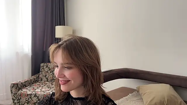 Lolatatee online show from 04-18-26, 07:11