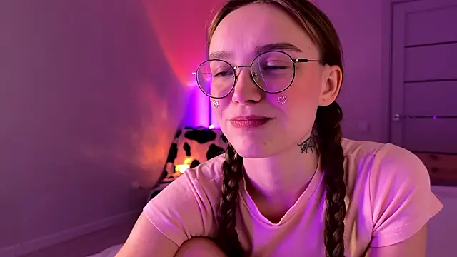 Lolatatee online show from 03-16-26, 01:35