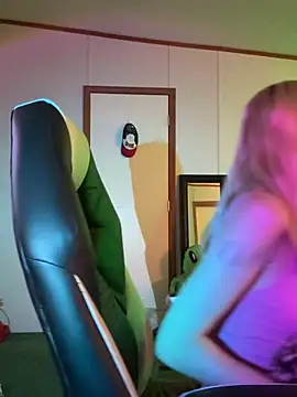 Rainsworld420 online show from 04-19-26, 03:29