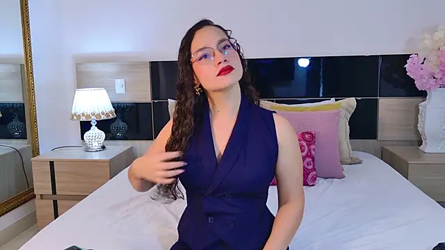 Snapshot of EmmaRicco chatting on 04-29-26, 07:31 EmmaRicco online show from 04-29-26, 07:31