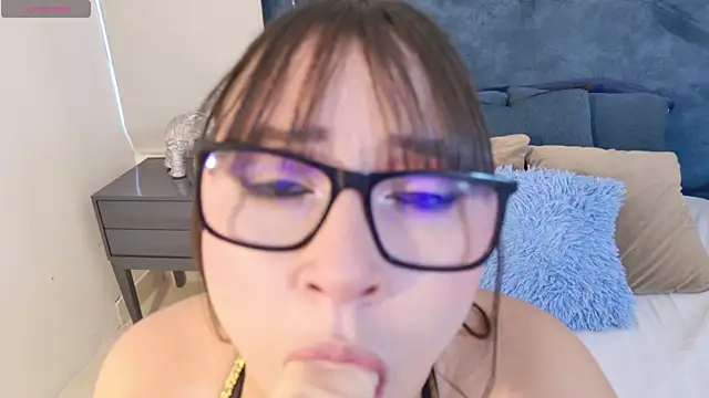 AllyRoux online show from 04-01-26, 12:06