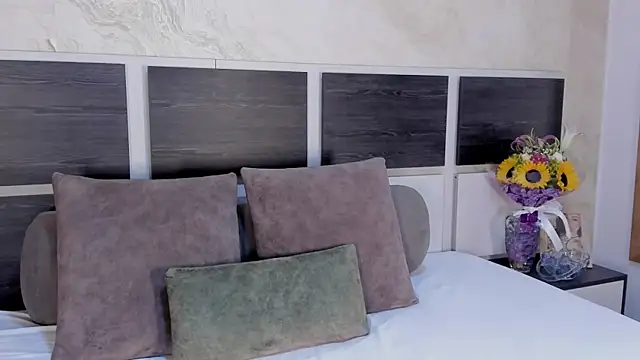 Natalia Cruzz online show from 07-06-26, 12:34