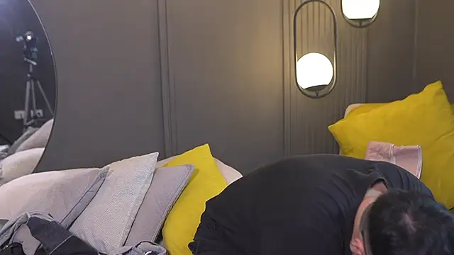 Mia and Belmonth online show from 03-27-26, 06:53