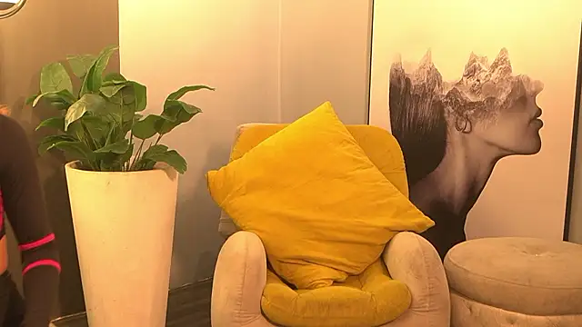 Mia and Belmonth online show from 03-20-26, 06:42