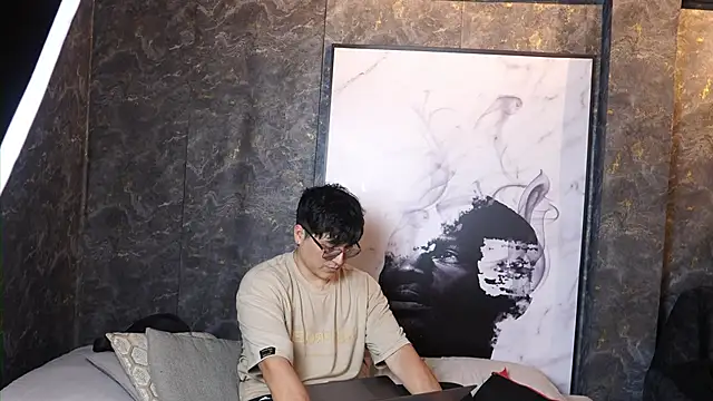 Mia and Belmonth online show from 04-11-26, 06:55