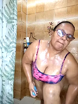 Roxy 77 online show from 04-24-26, 03:41