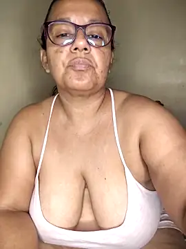 Roxy 77 online show from 03-25-26, 11:42