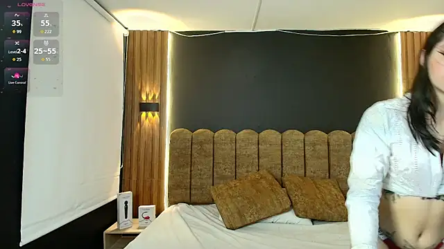 AmbarLee  online show from 03-26-26, 12:14