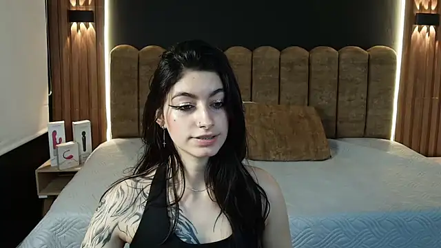 Snapshot of AmbarLee_ chatting on 06-14-26, 12:06 AmbarLee online show from 06-14-26, 12:06