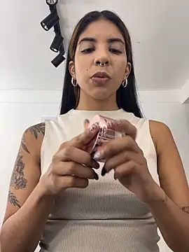 VioletaHills  online show from 05-18-26, 01:49