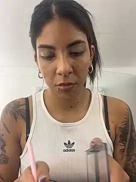 VioletaHills  online show from 06-30-26, 12:05