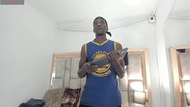 Snapshot of Titan_Moreno_ chatting on 07-16-26, 01:08 Titan Moreno online show from 07-16-26, 01:08