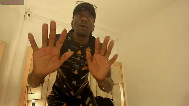 Titan Moreno  online show from 04-15-26, 12:21